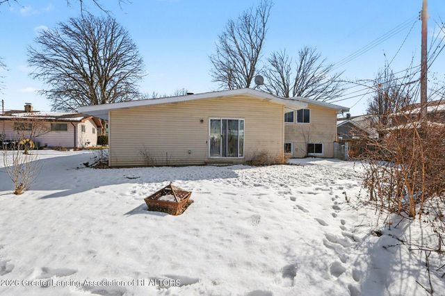 2924 Woodview Drive, Lansing, MI 48911