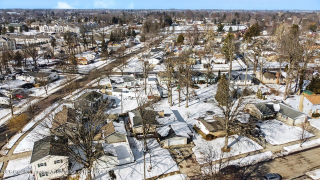 2924 Woodview Drive, Lansing, MI 48911