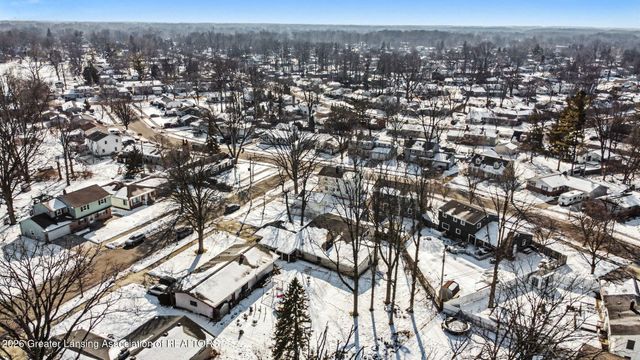 2924 Woodview Drive, Lansing, MI 48911