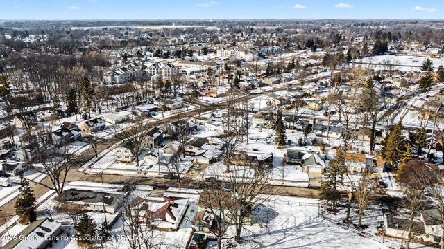 2924 Woodview Drive, Lansing, MI 48911