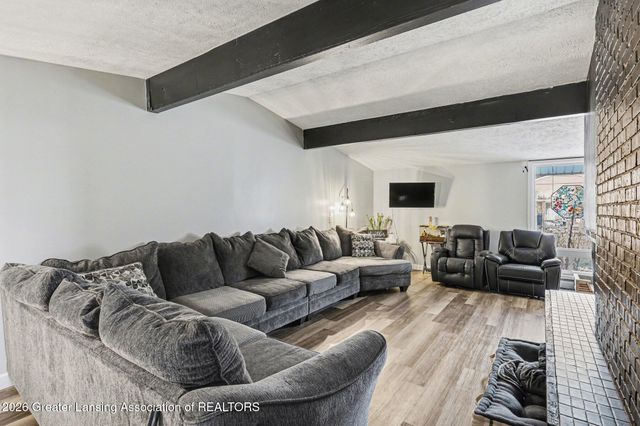 2924 Woodview Drive, Lansing, MI 48911