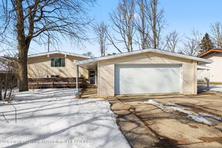 2924 Woodview Drive, Lansing, MI 48911