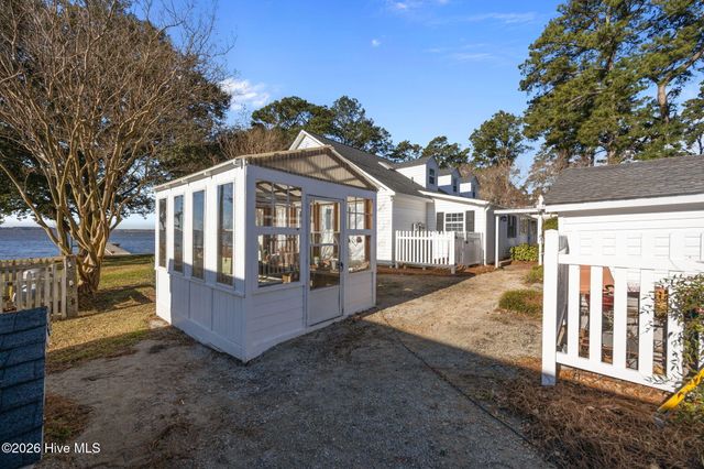 1339 Bayview Road, Bath, NC 27808