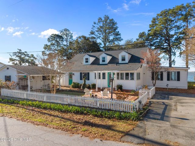 1339 Bayview Road, Bath, NC 27808