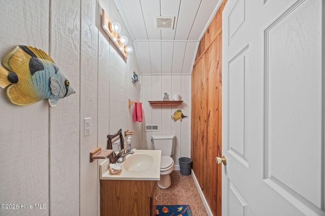 1339 Bayview Road, Bath, NC 27808