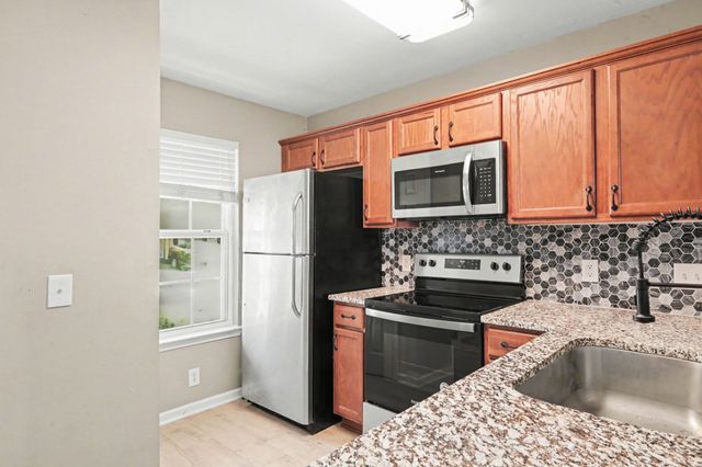 4003 Cody Dr, La Vergne, TN 37086