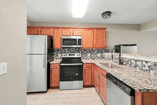 4003 Cody Dr, La Vergne, TN 37086
