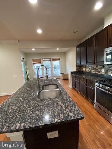 43557 WHITE CAP TER, Chantilly, VA 20152