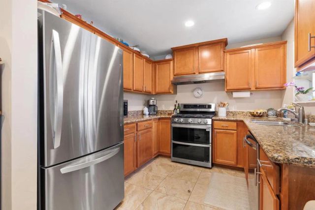 2084 Meadowlark Circle, San Marcos, CA 92078