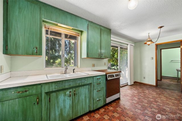 1038 Skyridge Street SE, Lacey, WA 98503