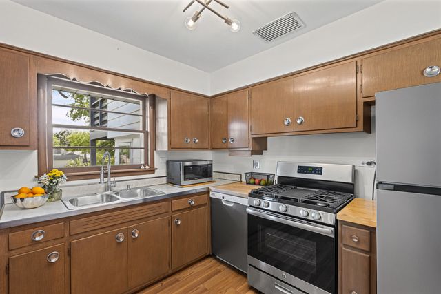 19 7th Street, Downers Grove, IL 60515