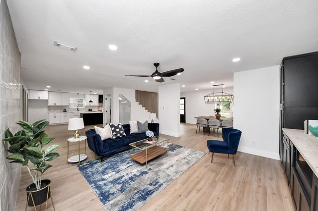 5614 Oakhaven Lane, Houston, TX 77091