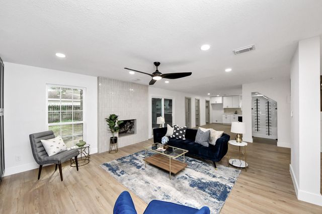 5614 Oakhaven Lane, Houston, TX 77091