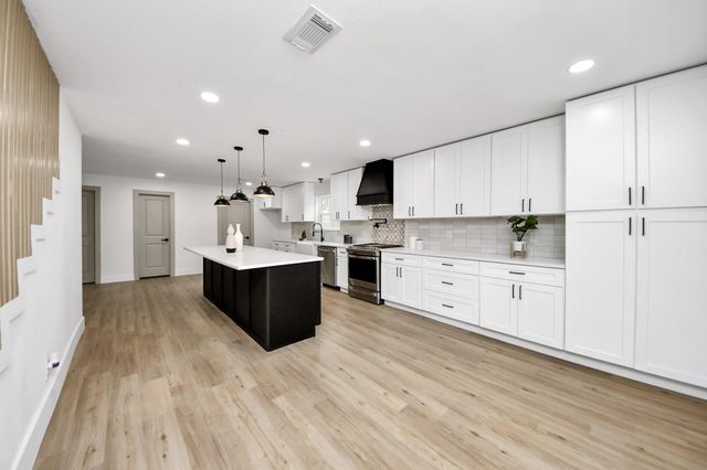 5614 Oakhaven Lane, Houston, TX 77091