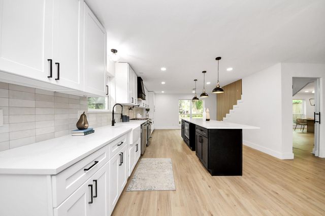 5614 Oakhaven Lane, Houston, TX 77091