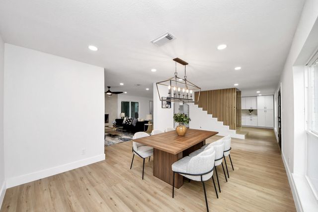 5614 Oakhaven Lane, Houston, TX 77091