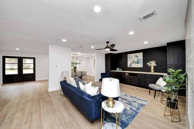 5614 Oakhaven Lane, Houston, TX 77091