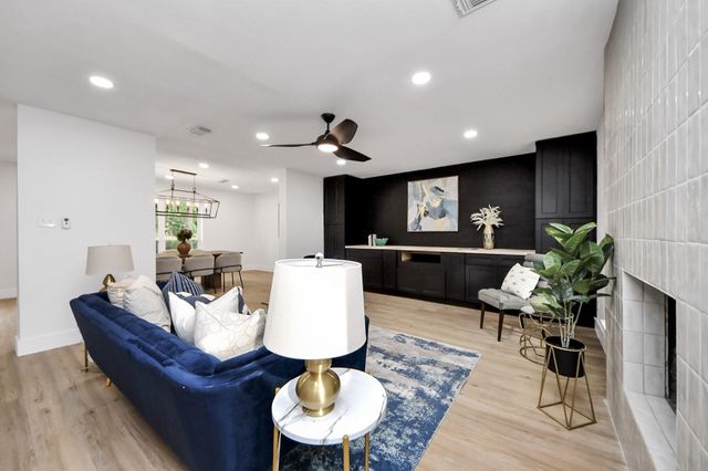 5614 Oakhaven Lane, Houston, TX 77091