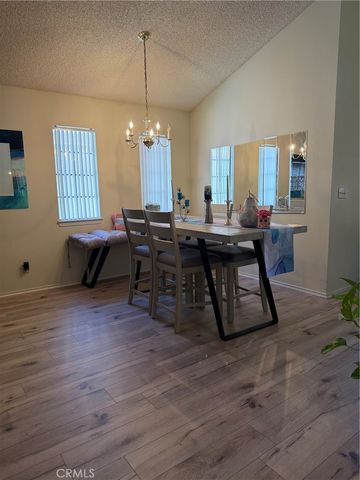 19064 Elm Dr, Apple Valley, CA 92308