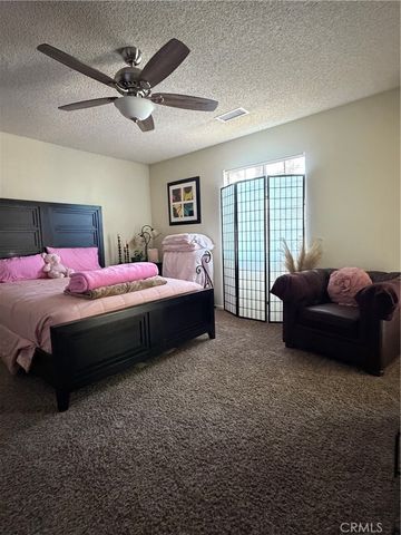 19064 Elm Dr, Apple Valley, CA 92308