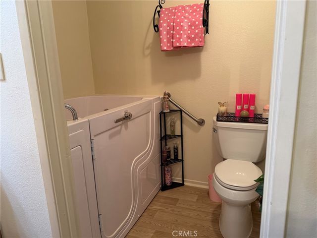 19064 Elm Dr, Apple Valley, CA 92308