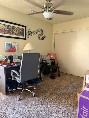 19064 Elm Dr, Apple Valley, CA 92308