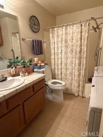 19064 Elm Dr, Apple Valley, CA 92308
