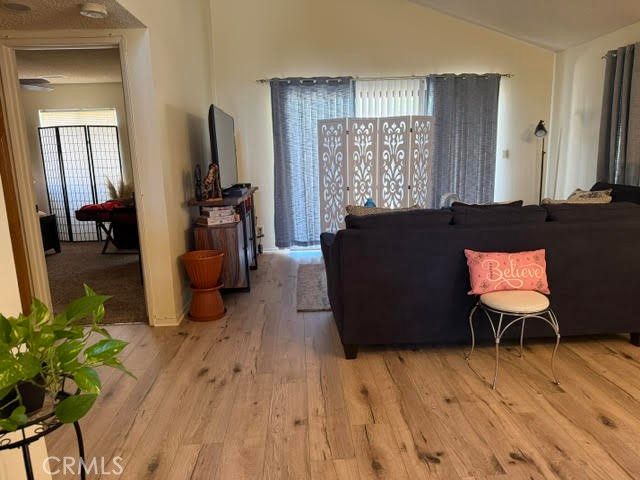 19064 Elm Dr, Apple Valley, CA 92308
