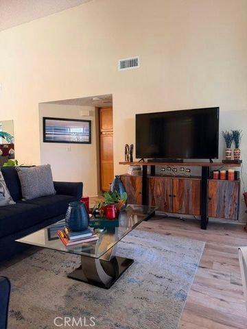 19064 Elm Dr, Apple Valley, CA 92308
