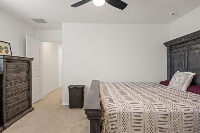 36 Trinity CIR, Lockhart, TX 78644