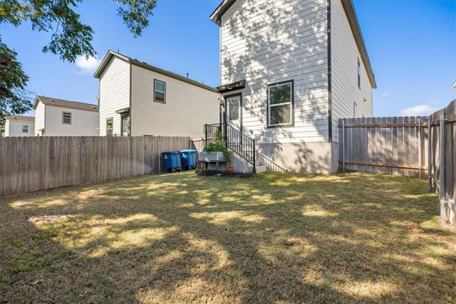 36 Trinity CIR, Lockhart, TX 78644