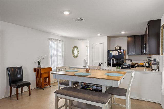 36 Trinity CIR, Lockhart, TX 78644