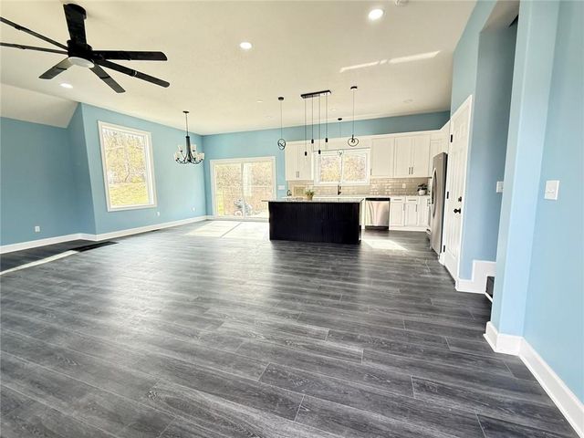 2538 Roe Lane, Kansas City, KS 66103