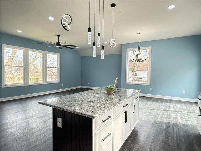 2538 Roe Lane, Kansas City, KS 66103