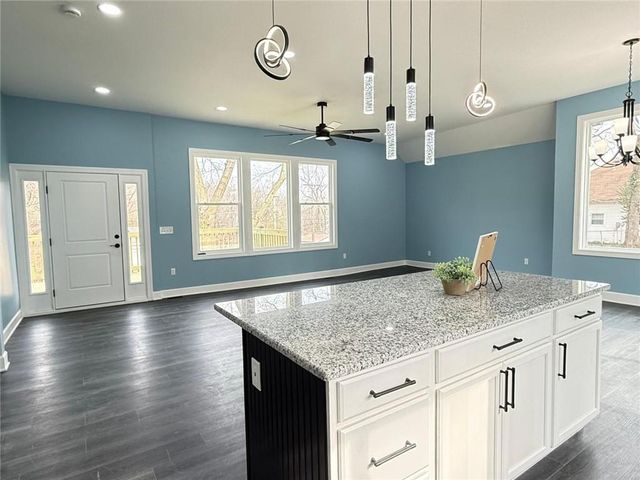 2538 Roe Lane, Kansas City, KS 66103