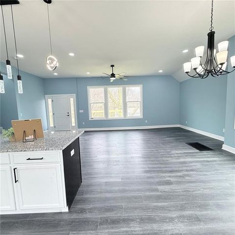 2538 Roe Lane, Kansas City, KS 66103