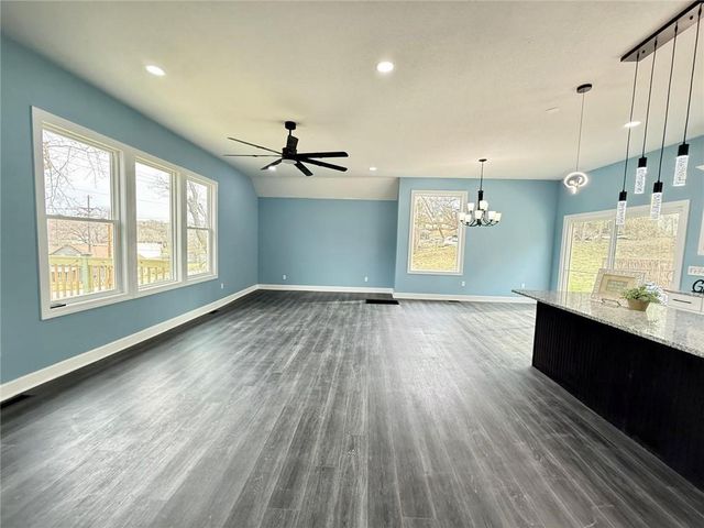 2538 Roe Lane, Kansas City, KS 66103