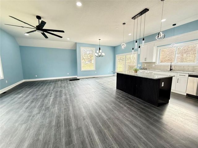 2538 Roe Lane, Kansas City, KS 66103