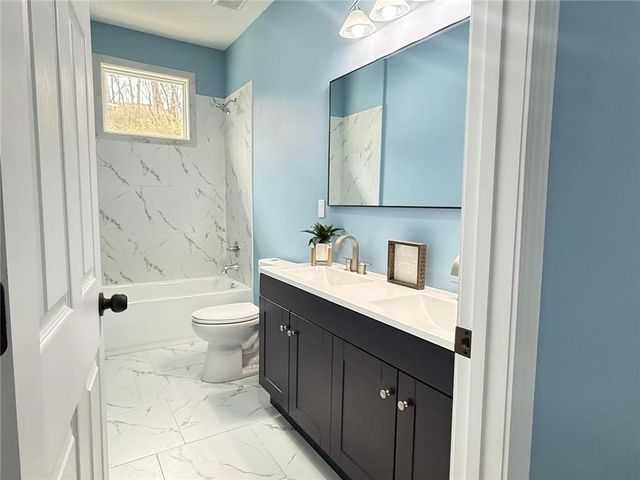 2538 Roe Lane, Kansas City, KS 66103