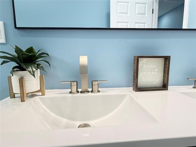 2538 Roe Lane, Kansas City, KS 66103