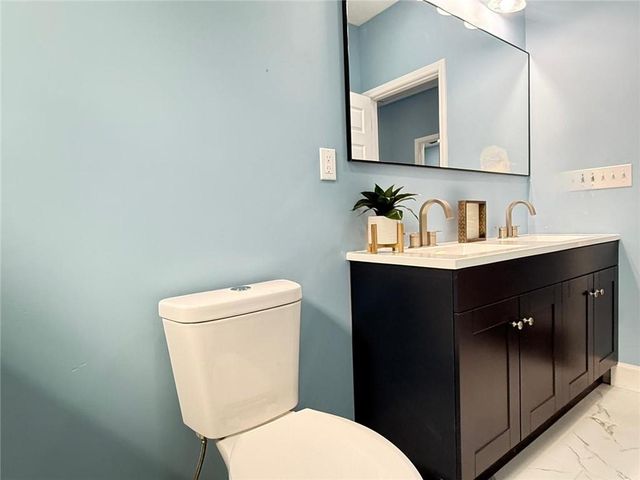 2538 Roe Lane, Kansas City, KS 66103