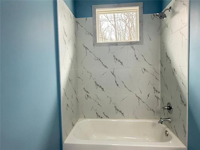 2538 Roe Lane, Kansas City, KS 66103