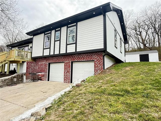 2538 Roe Lane, Kansas City, KS 66103