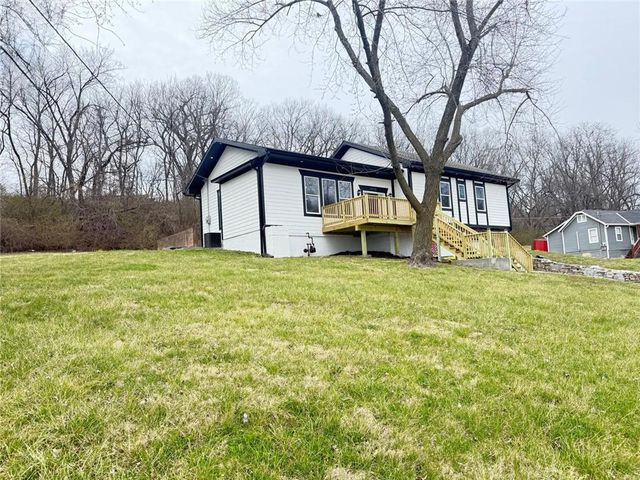 2538 Roe Lane, Kansas City, KS 66103