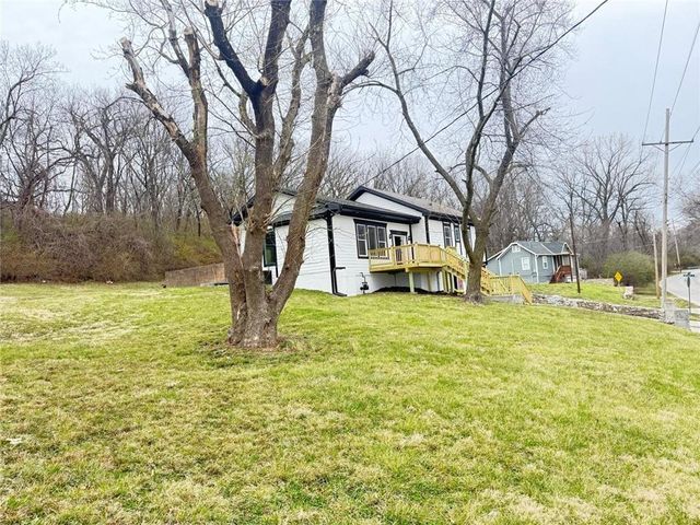 2538 Roe Lane, Kansas City, KS 66103