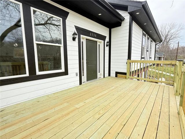 2538 Roe Lane, Kansas City, KS 66103