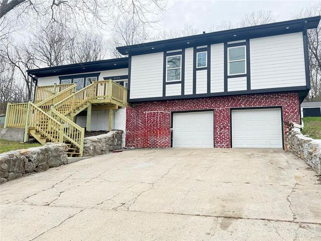 2538 Roe Lane, Kansas City, KS 66103