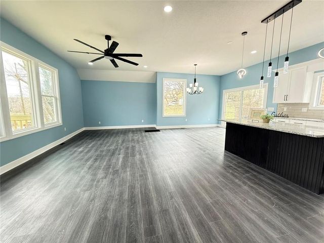 2538 Roe Lane, Kansas City, KS 66103