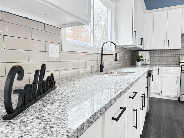 2538 Roe Lane, Kansas City, KS 66103