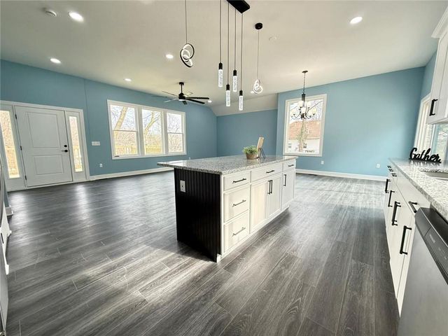 2538 Roe Lane, Kansas City, KS 66103